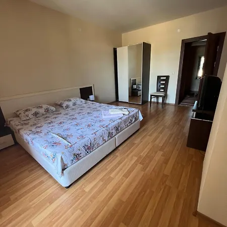 Huge Iglika 2 Bedroom Appartement Goudstrand